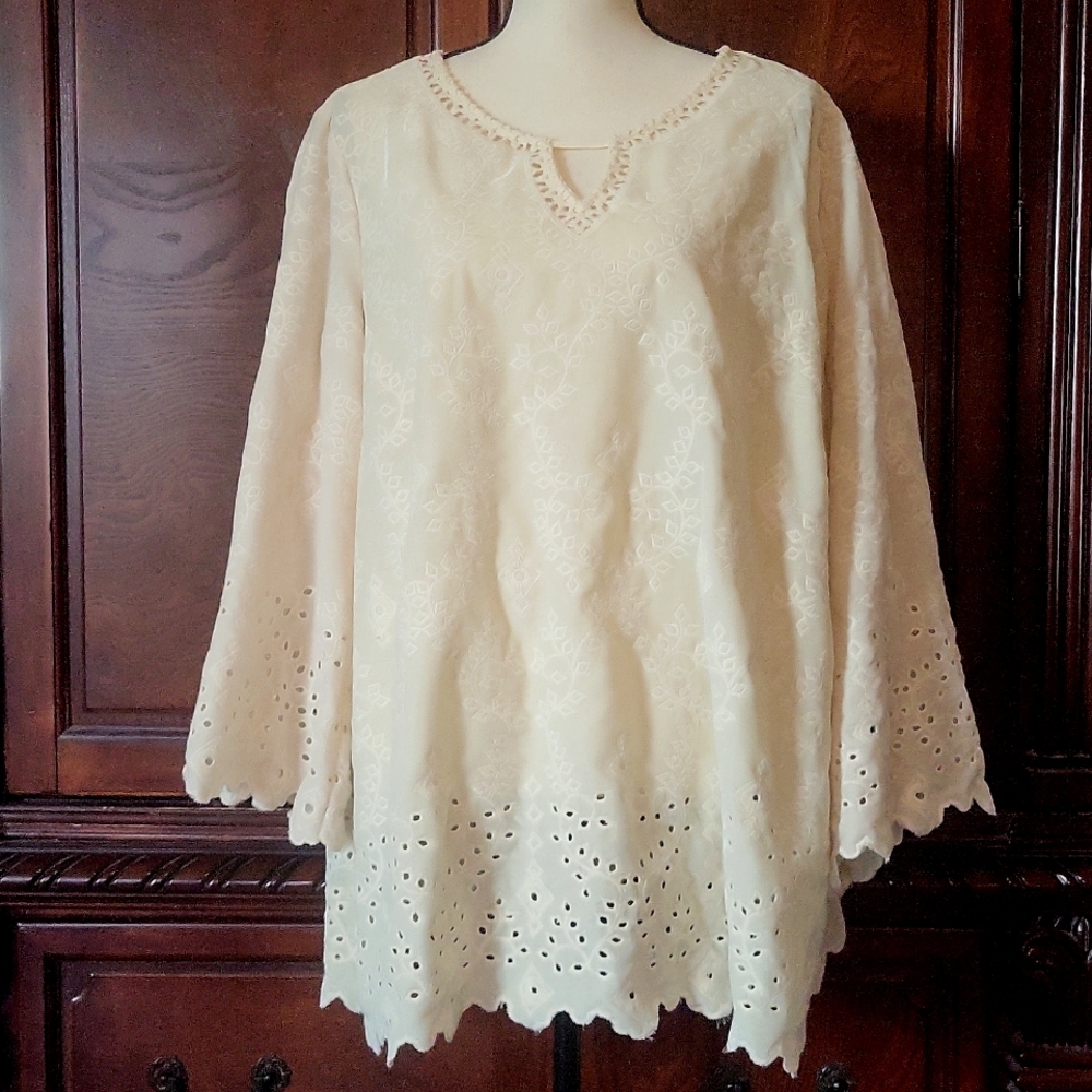 John Mark Creamy Velvet Embroidered Tunic - Picture 2 of 10